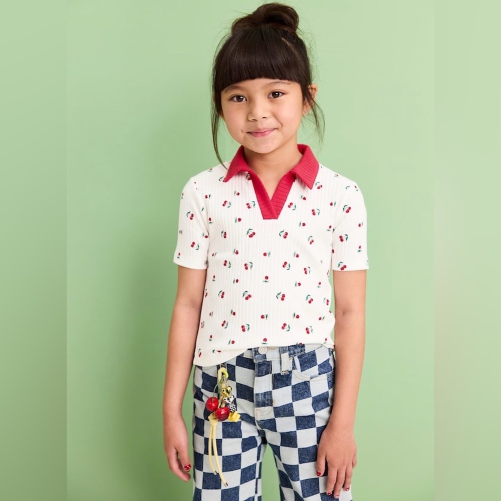 Short-Sleeve Fitted Collared Cherry Top